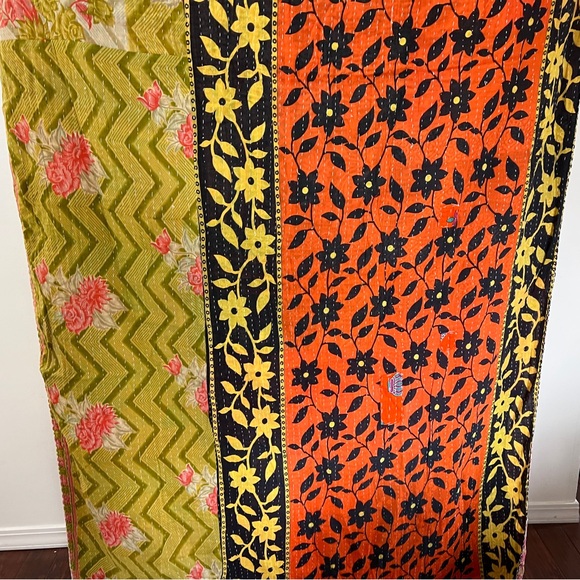 Kantha Floral Blanket Throw - Picture 4 of 12